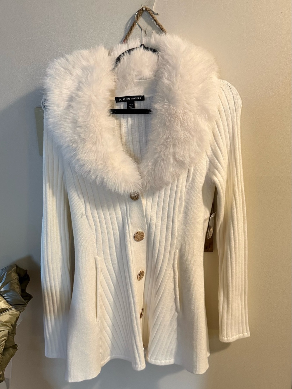 Boston Proper Cream Knit Cardigan with Plush Faux Fur Collar